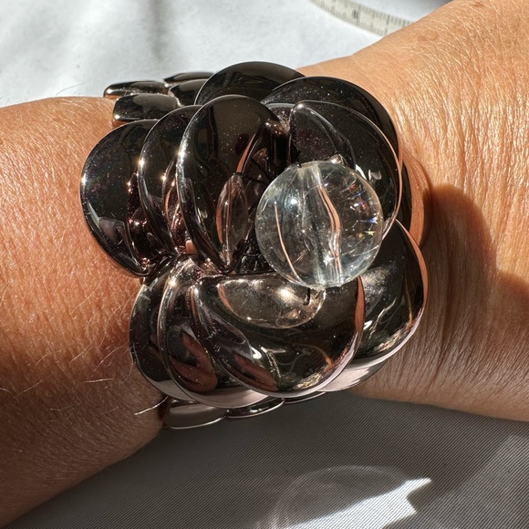 Huge shiny Flower stretch bracelet - Picture 6 of 11